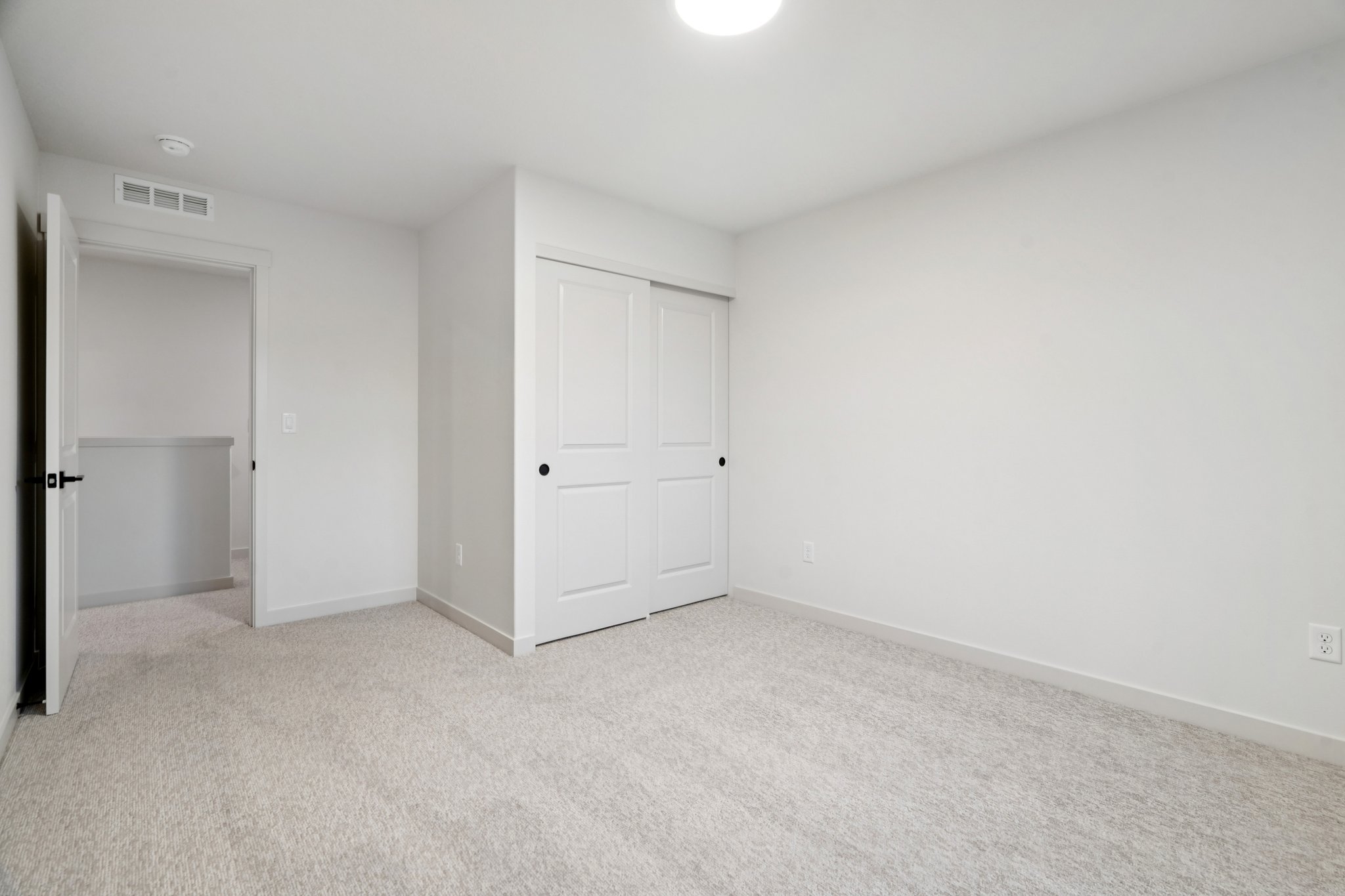 W 20th Wy-S0711-030.jpg