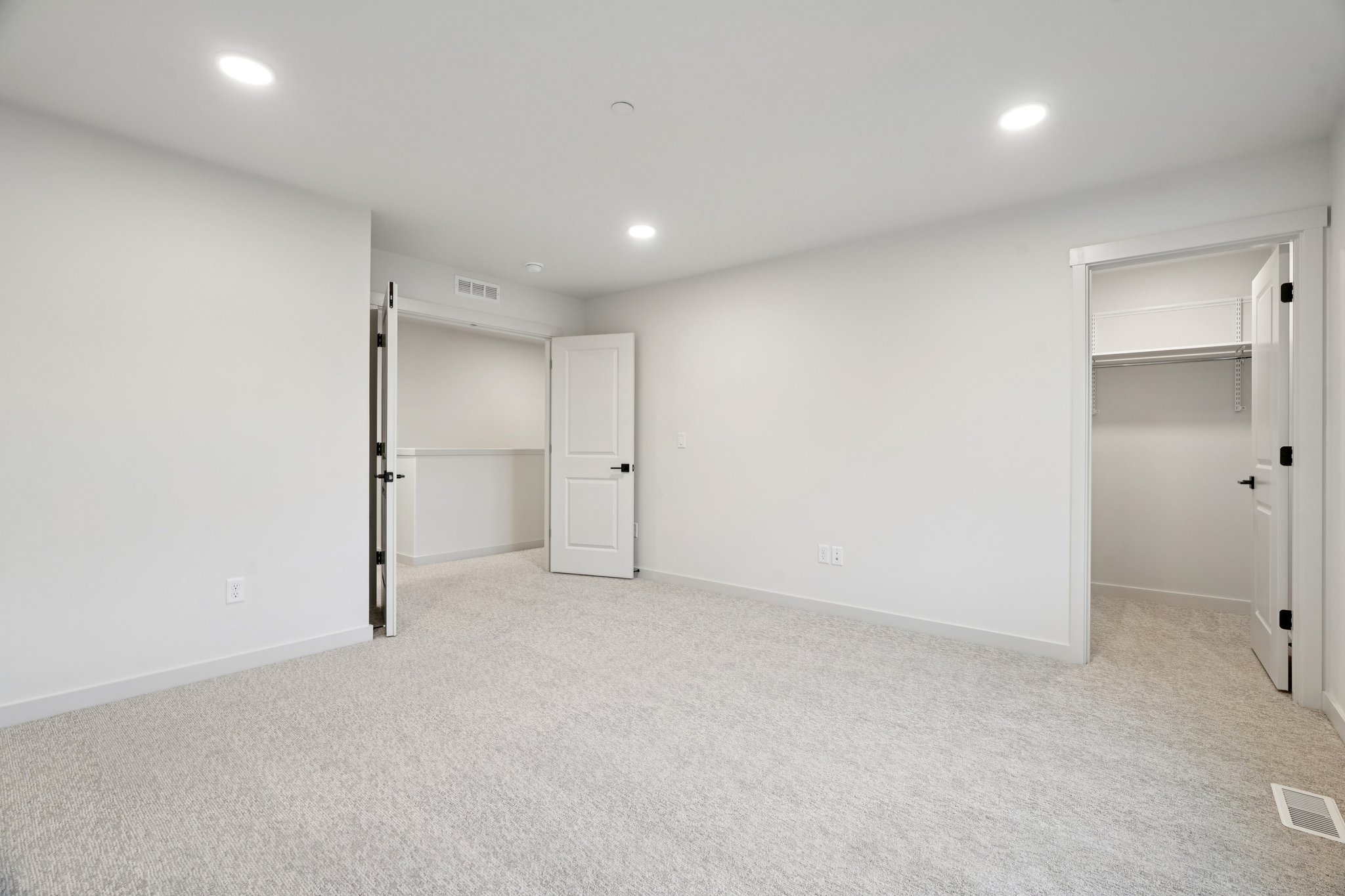 W 20th Wy-S0711-033.jpg