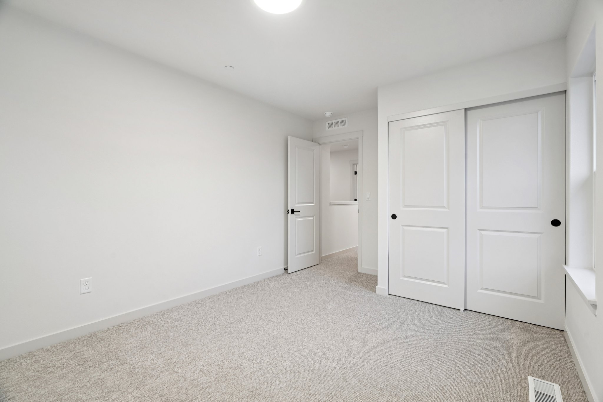 W 20th Wy-S0711-037.jpg