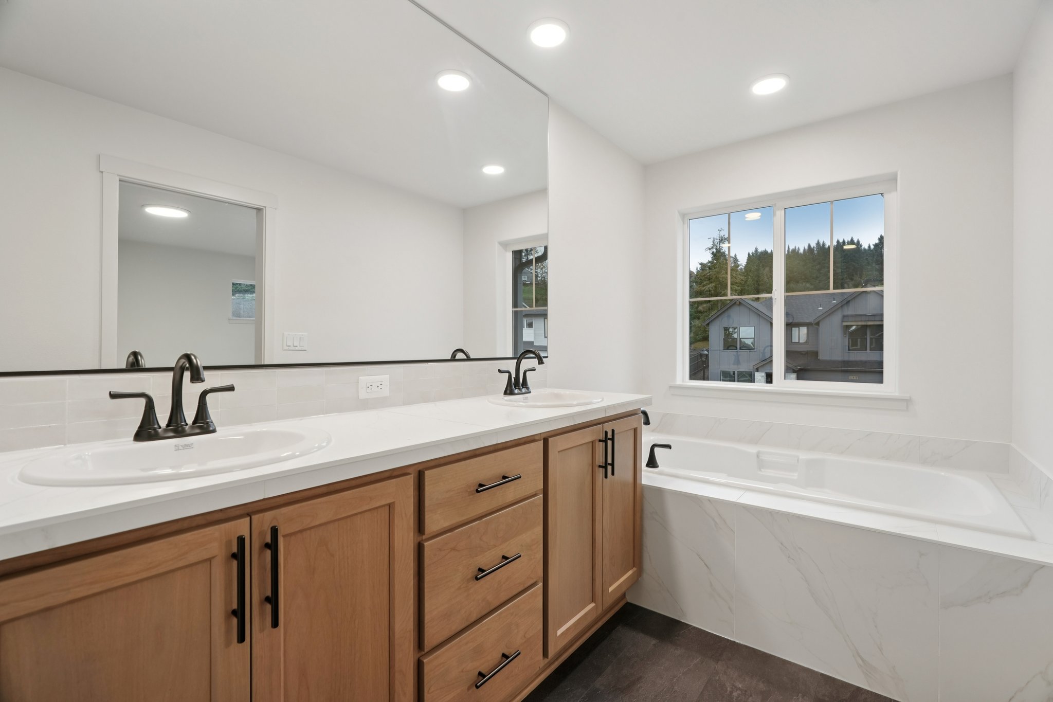 W 20th Wy-S0711-044.jpg