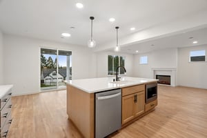 W 20th Wy-S0711-017.jpg