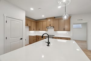 W 20th Wy-S0711-019.jpg