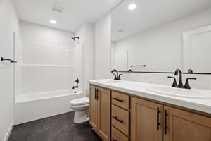 W 20th Wy-S0711-031.jpg