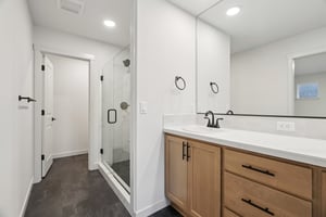 W 20th Wy-S0711-043.jpg