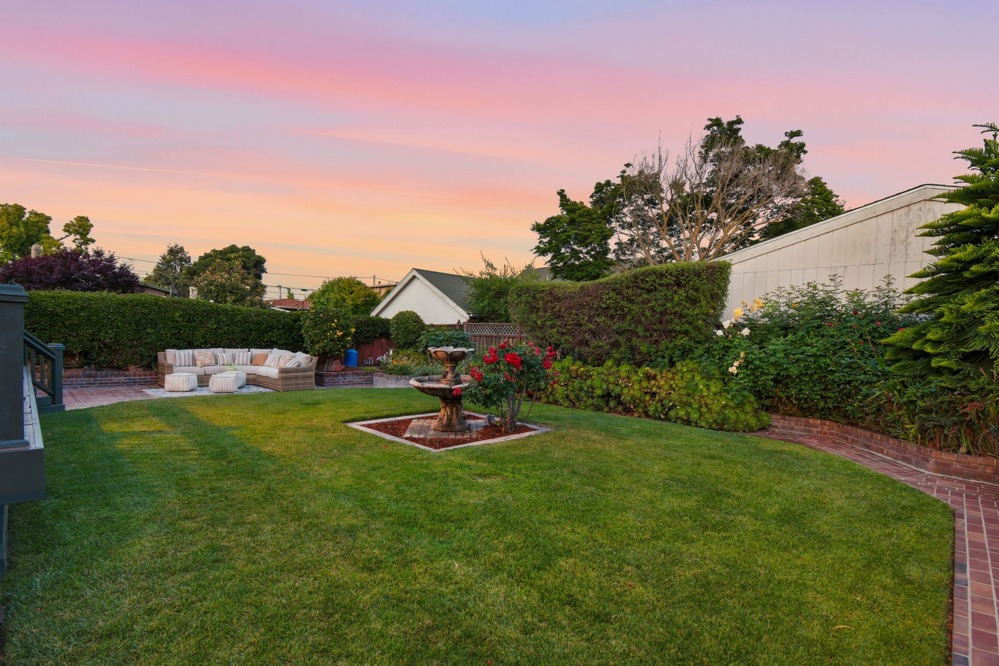 010_F8_TWILIGHT_1420 Mound St