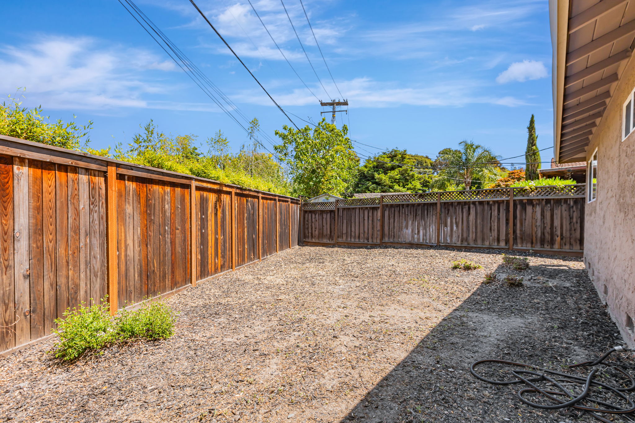 033_1420 Walnut Grove Ave