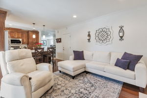 011_1420 Walnut Grove Ave