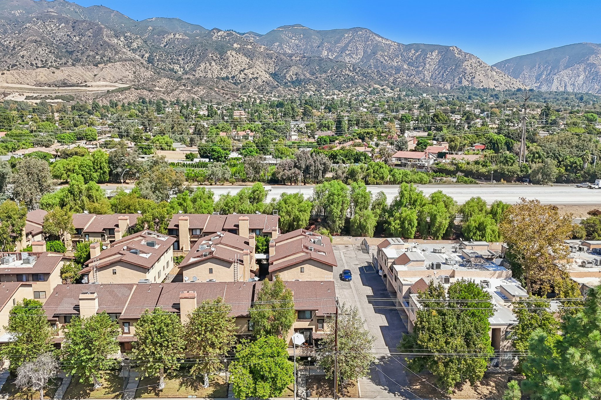 Foothill Blvd 17-S0210-028.jpg