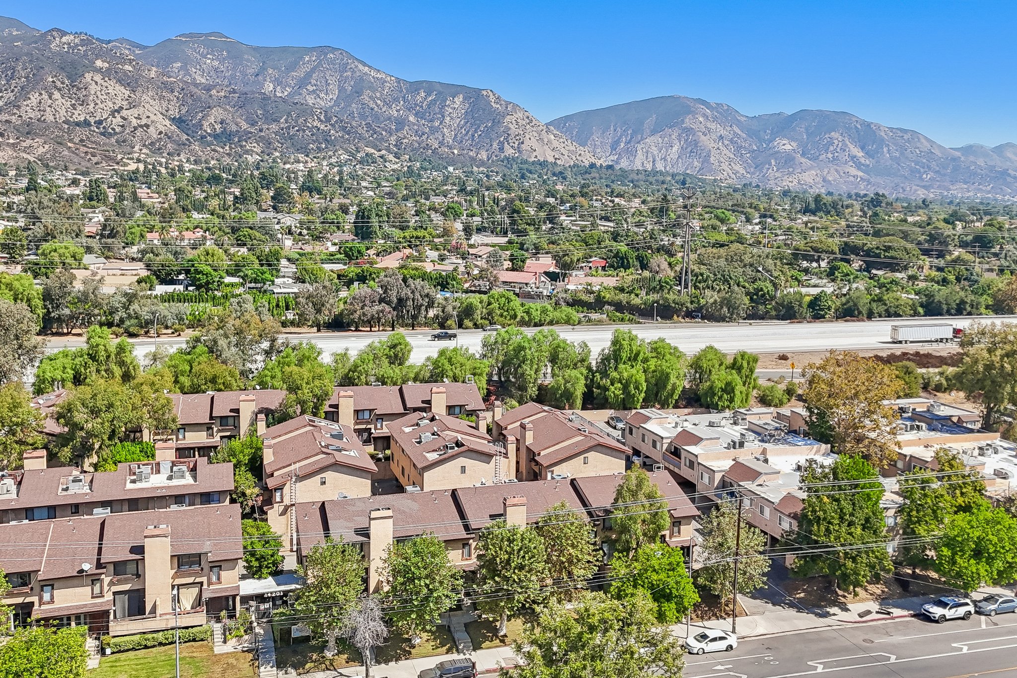 Foothill Blvd 17-S0210-034.jpg