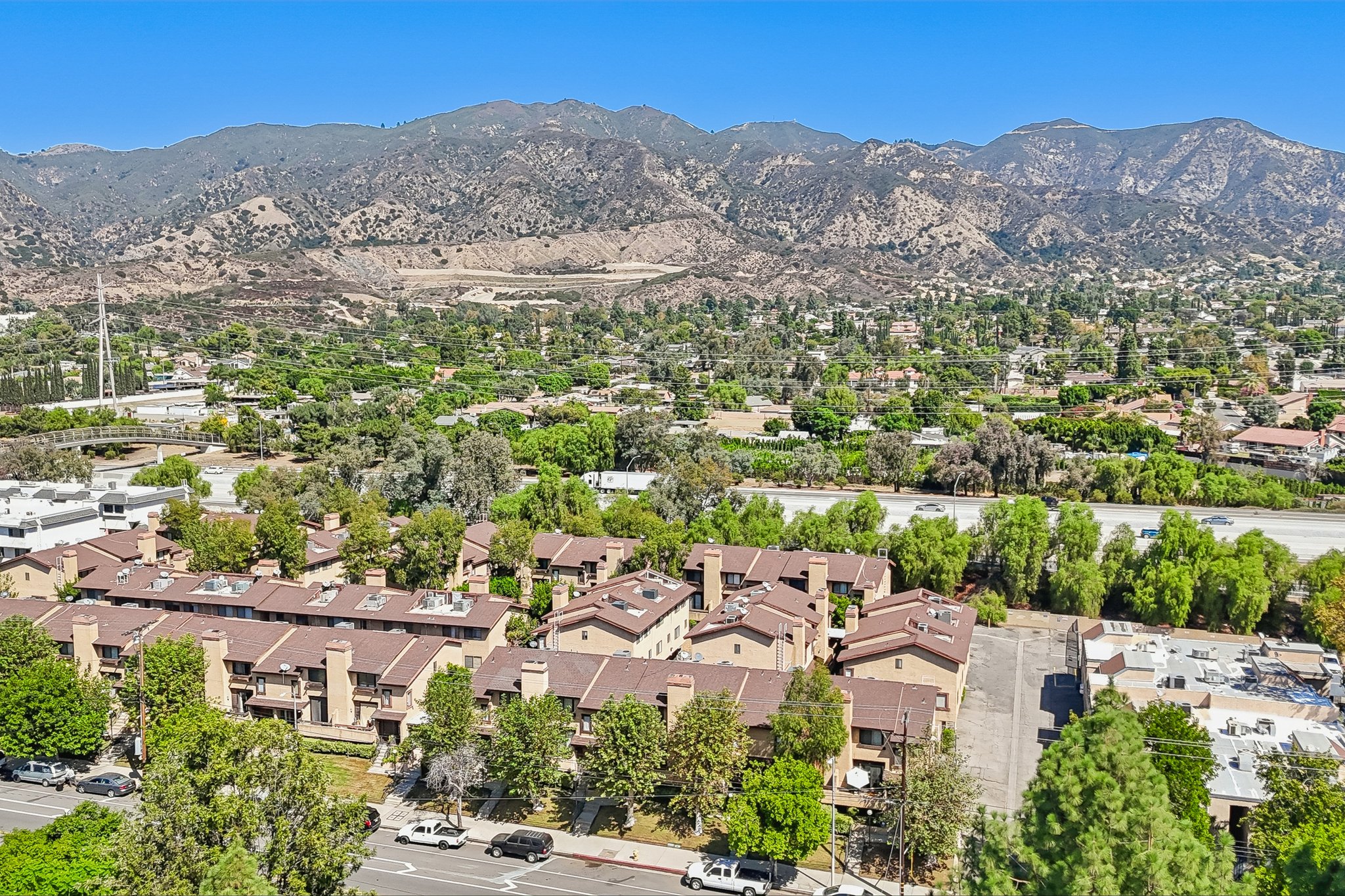 Foothill Blvd 17-S0210-035.jpg
