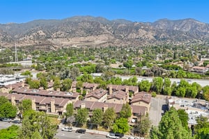 Foothill Blvd 17-S0210-035.jpg