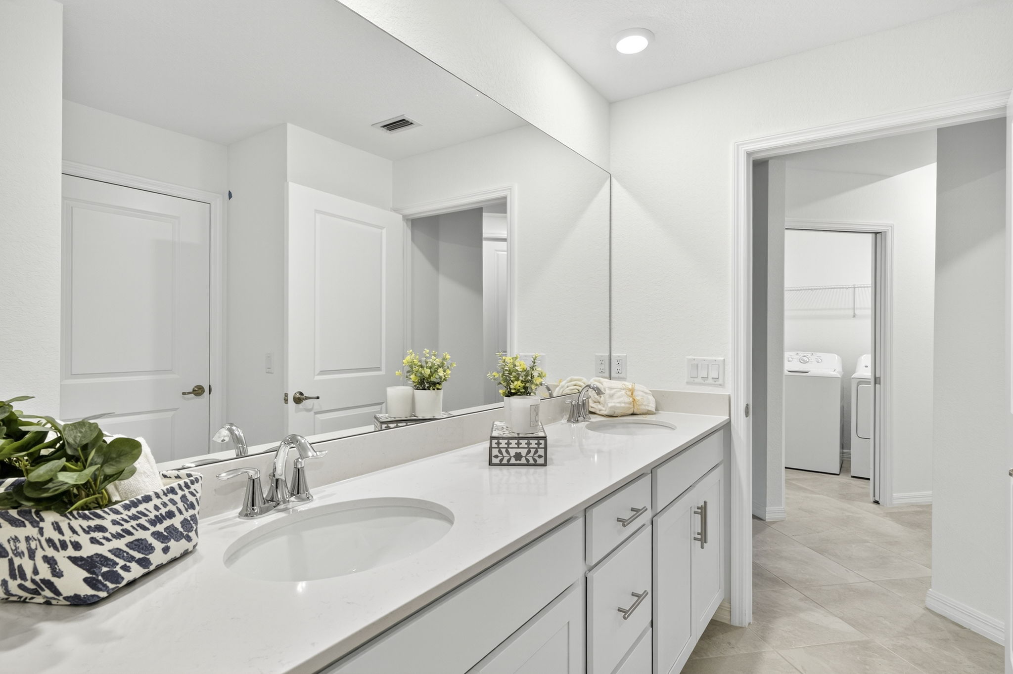 Guest Bathroom 2 of 2