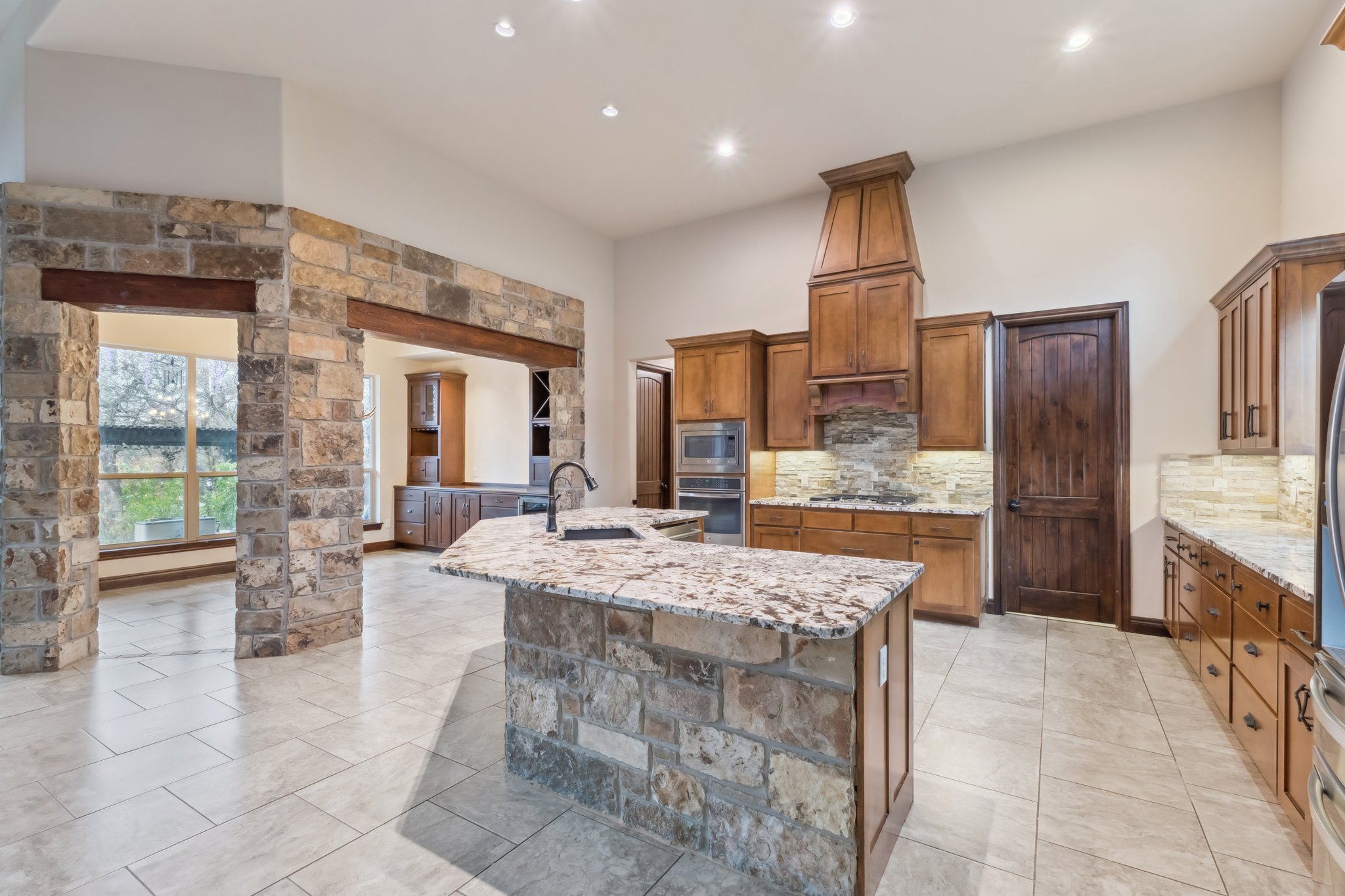 14201 Little Hickory_011 (2).jpg