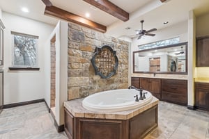 14201 Little Hickory_024 (2).jpg