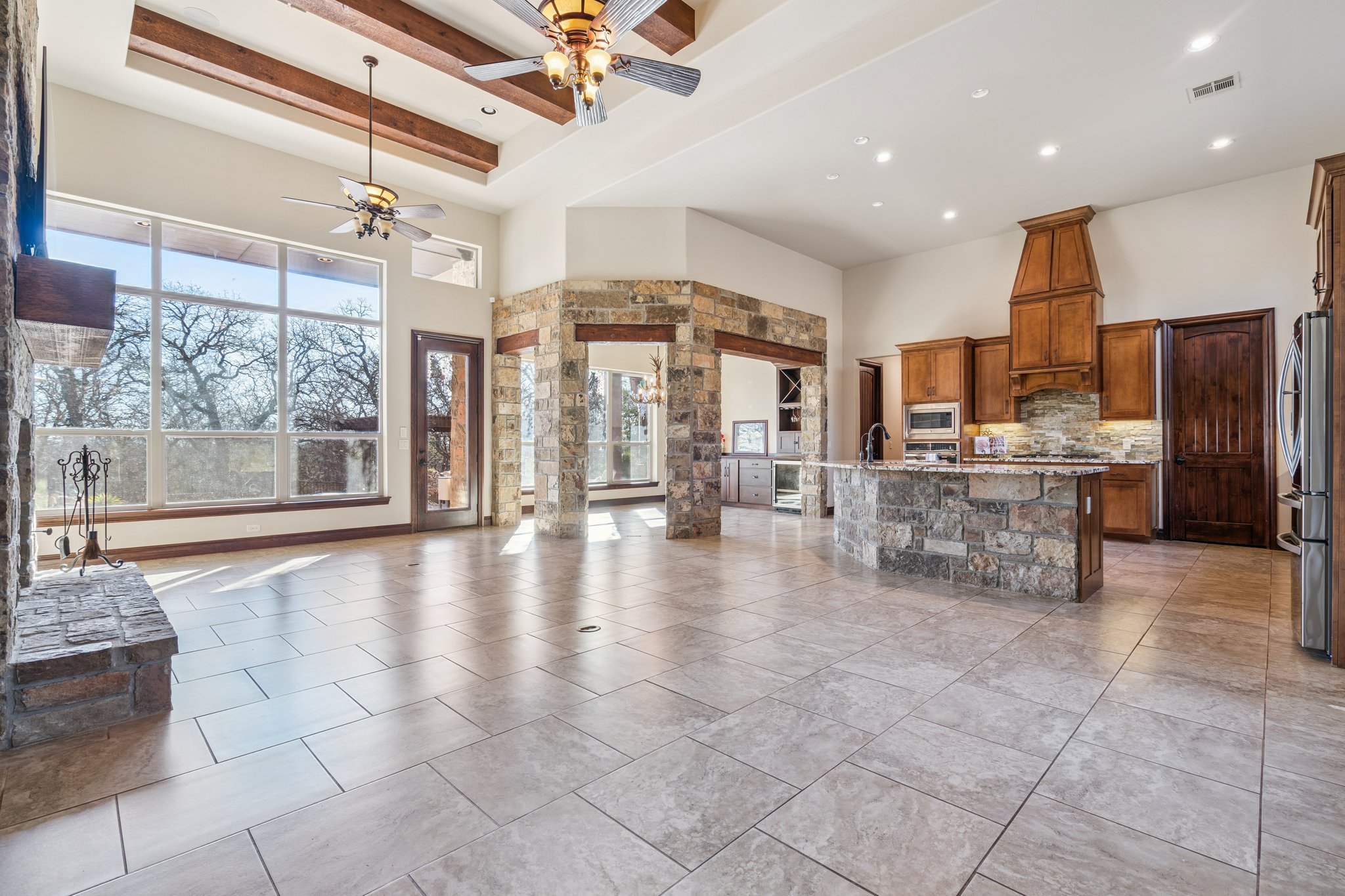 14201 Little Hickory_005.jpg