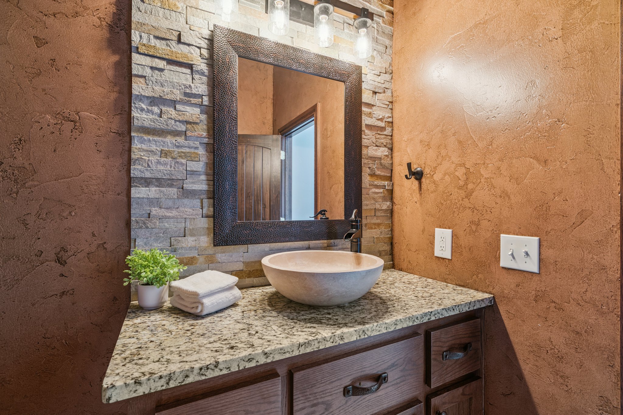 14201 Little Hickory_040.jpg