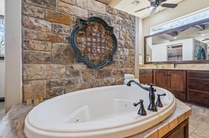 14201 Little Hickory_027.jpg