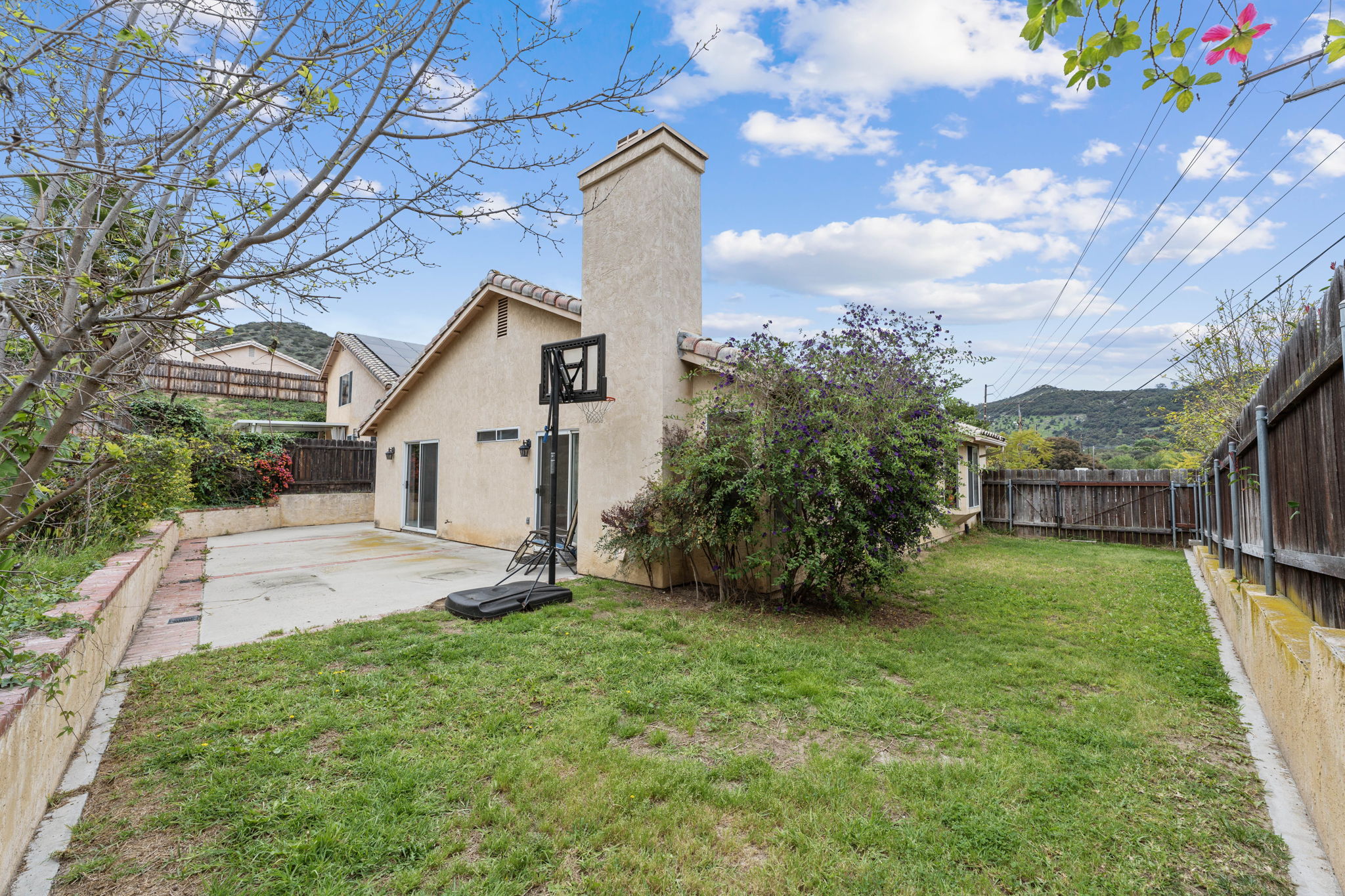 14204 Legacy Ln, El Cajon, CA 92021