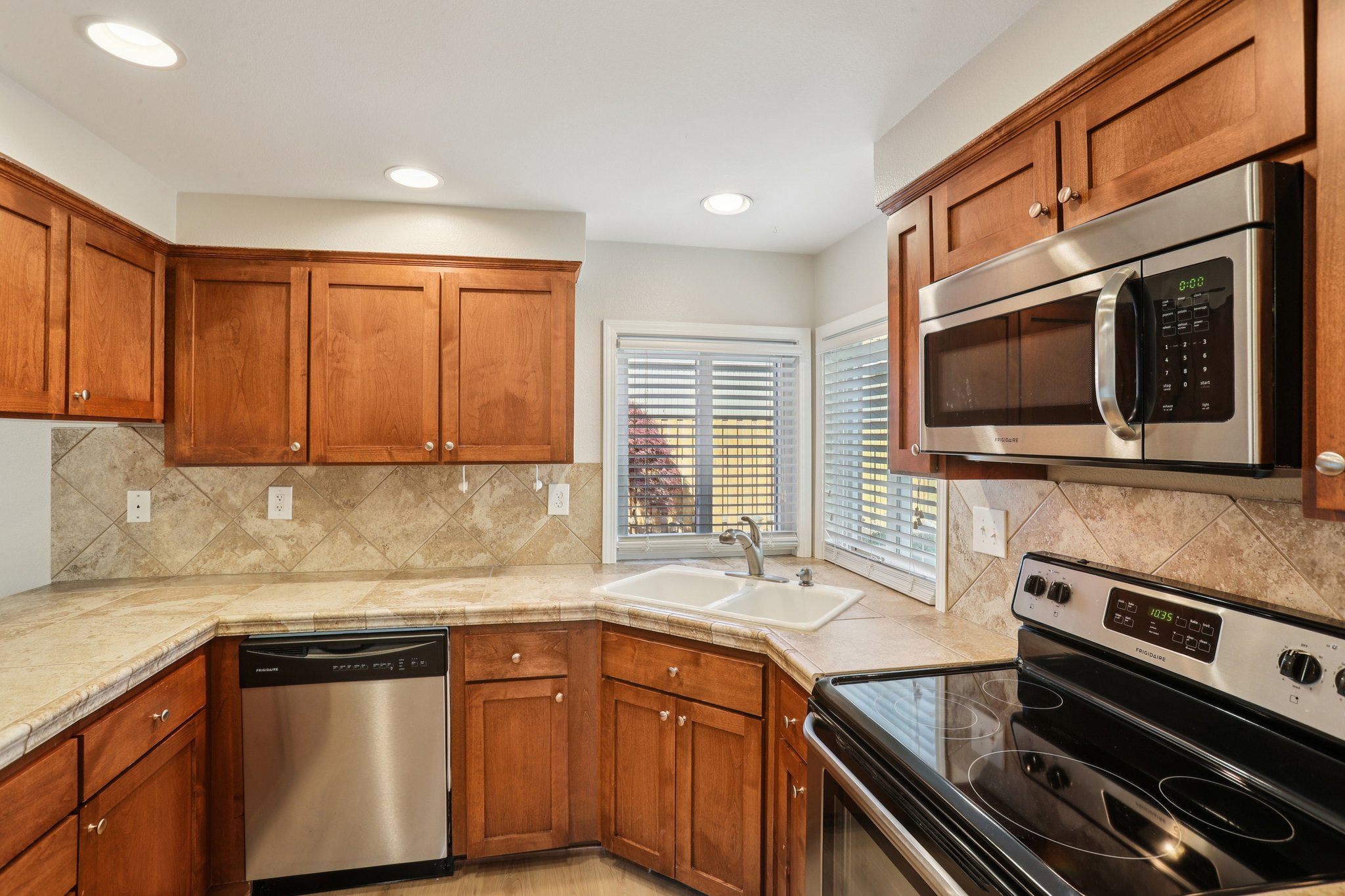 SW Fanno Creek Ct-S1004-017.jpg