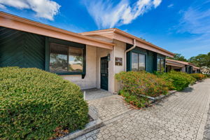 Front Exterior10
