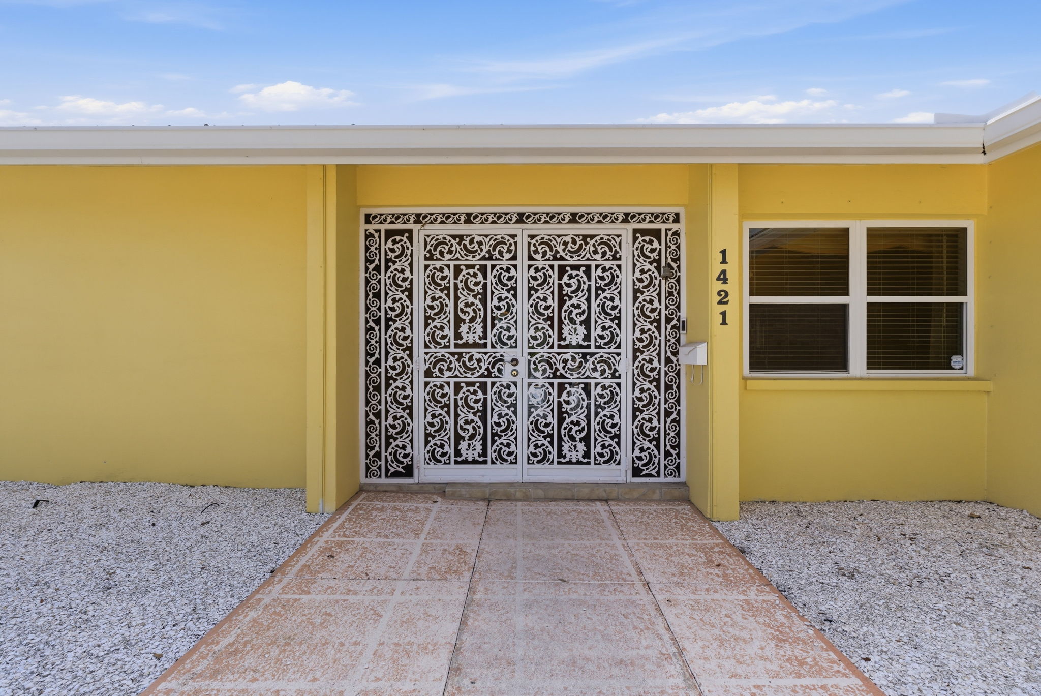  Photo 24