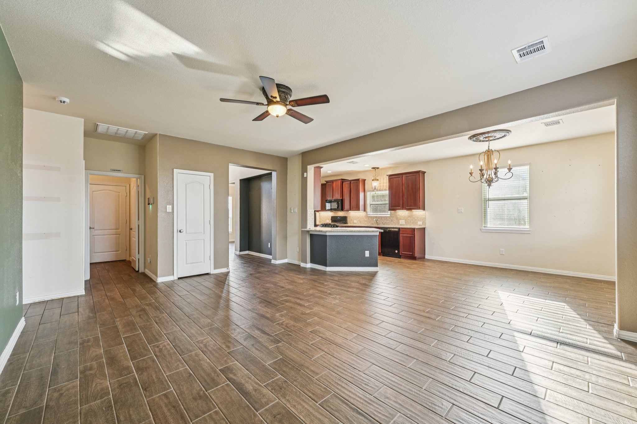 Blanco Dr-S2912-014.jpg