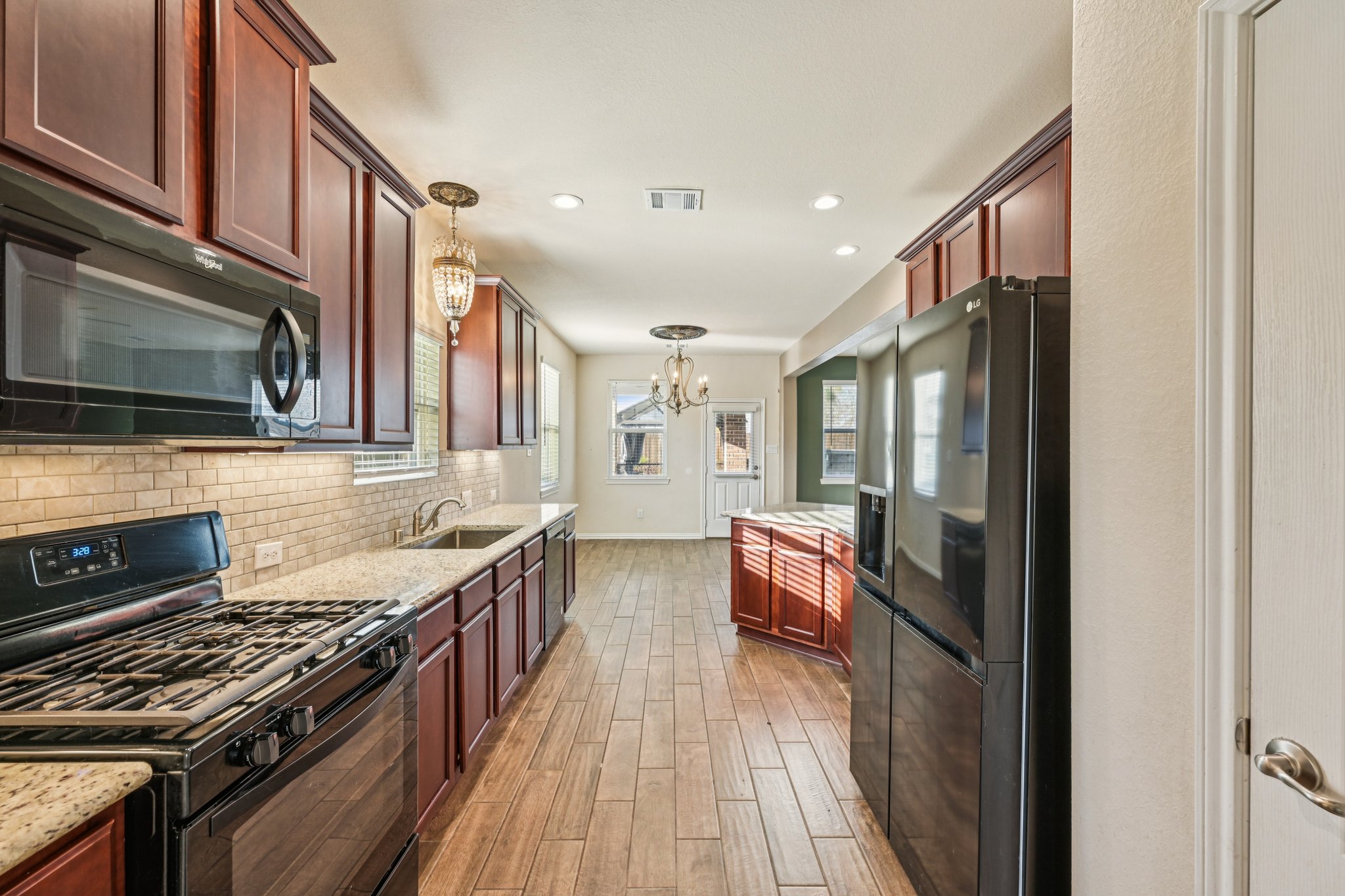 Blanco Dr-S2912-018.jpg