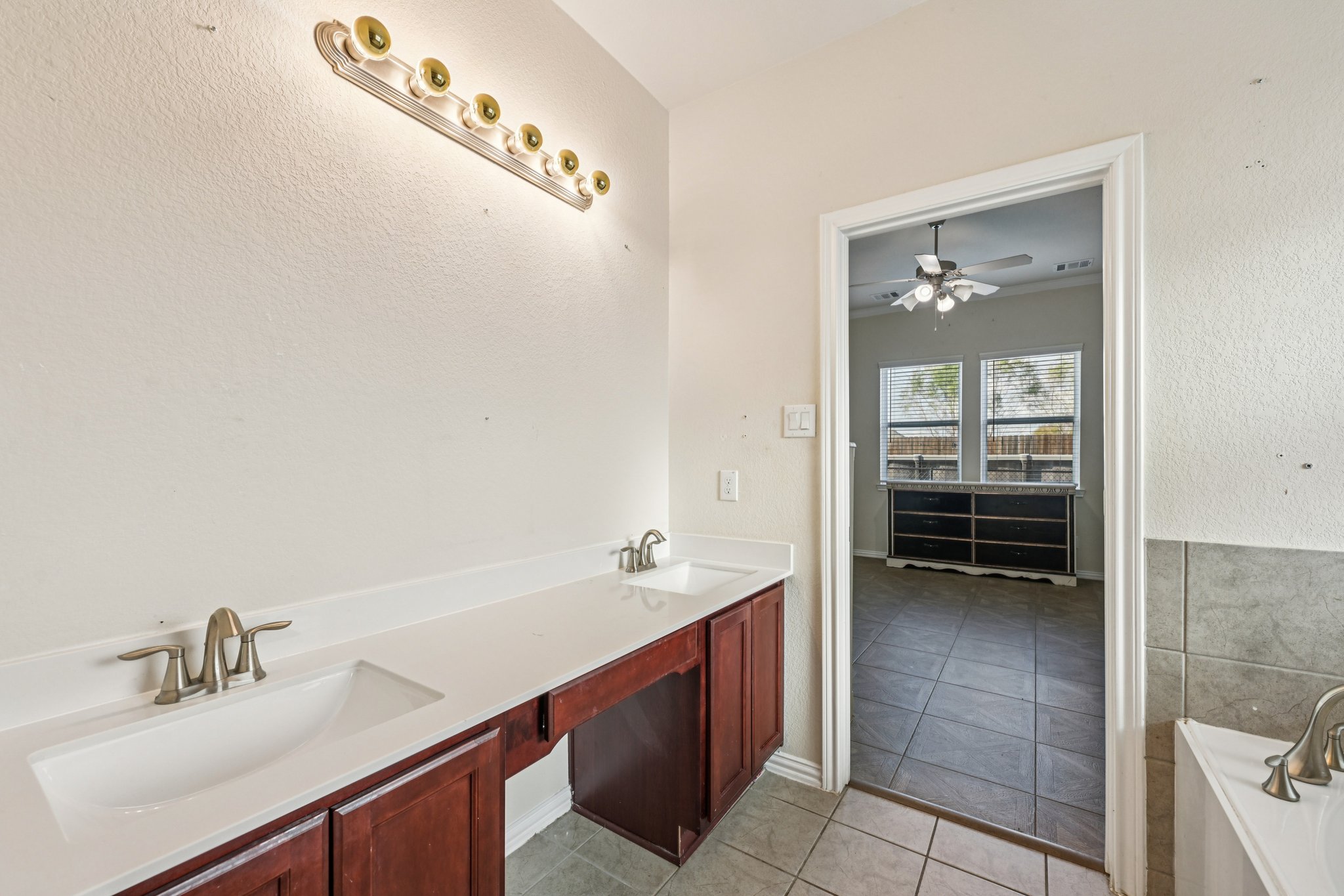 Blanco Dr-S2912-023.jpg