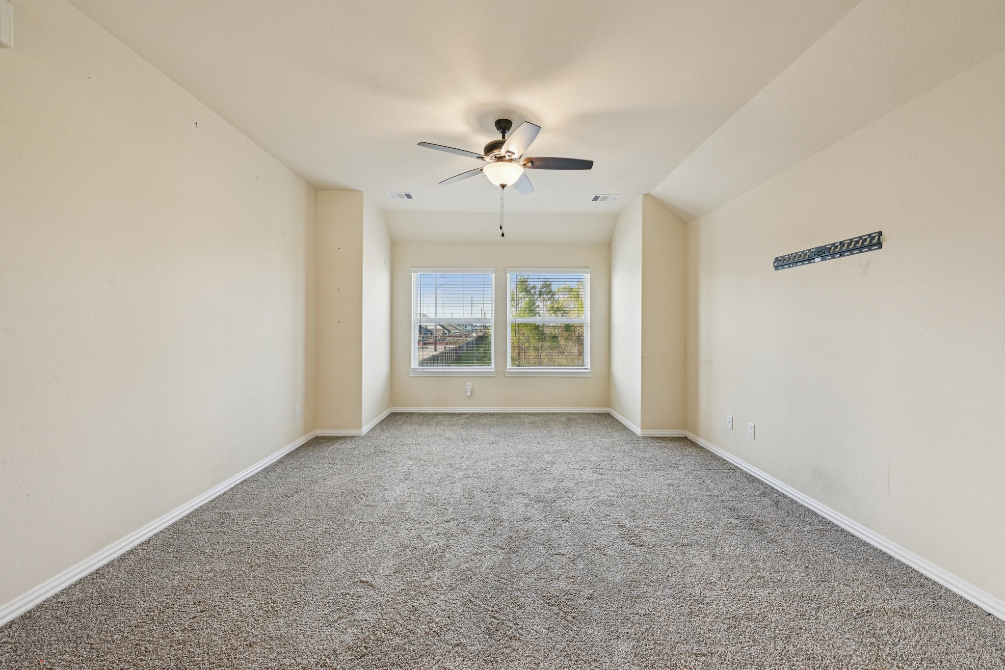 Blanco Dr-S2912-037.jpg