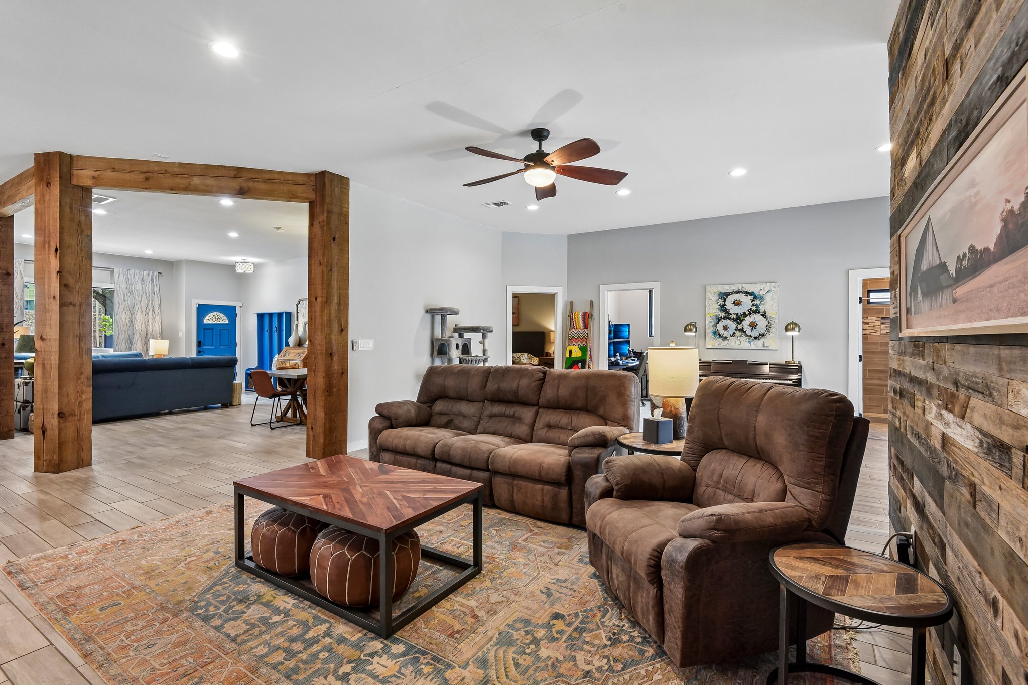 Silverhollow-S1706-010.jpg