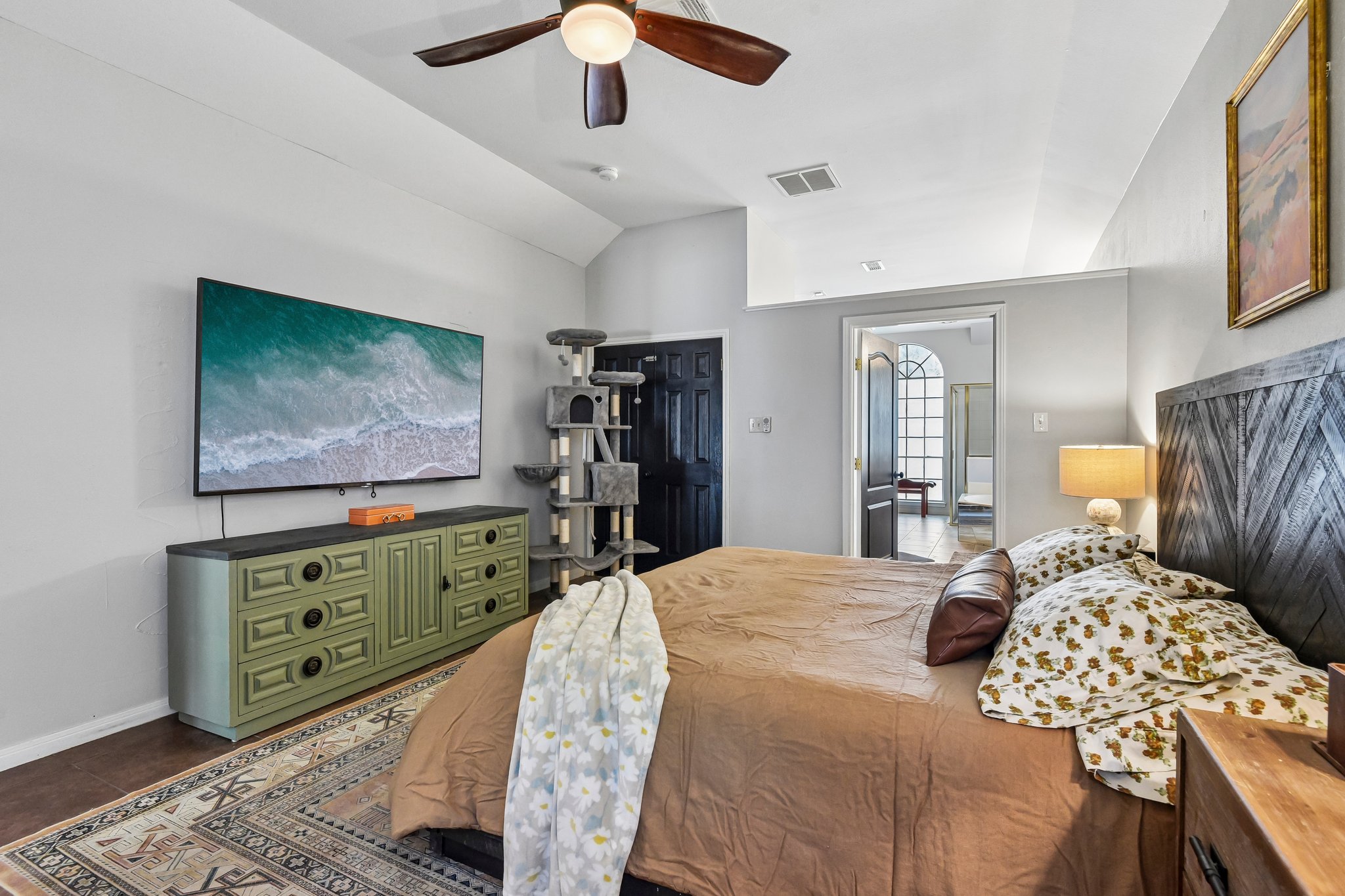 Silverhollow-S1706-048.jpg