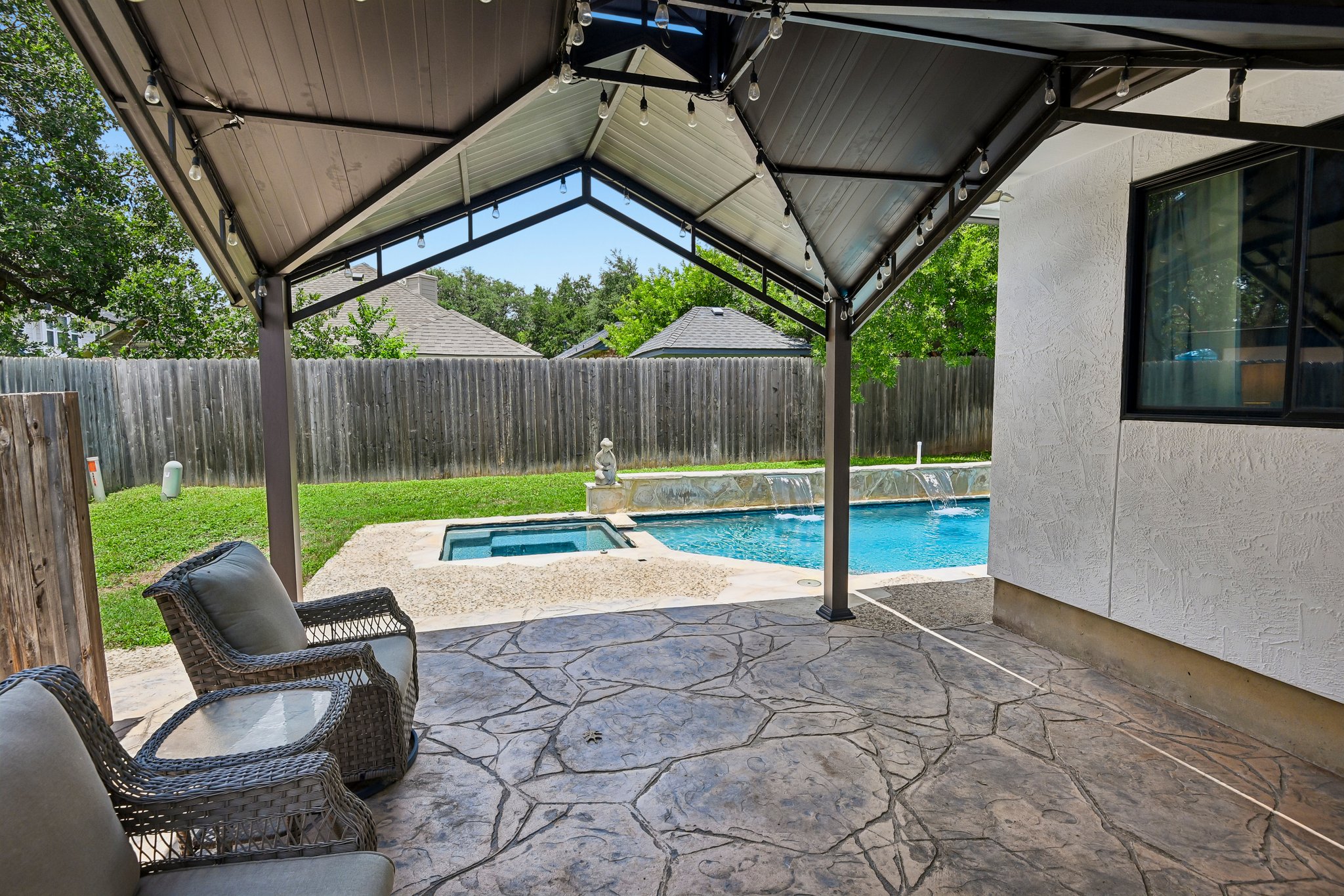 Silverhollow-S1706-056.jpg