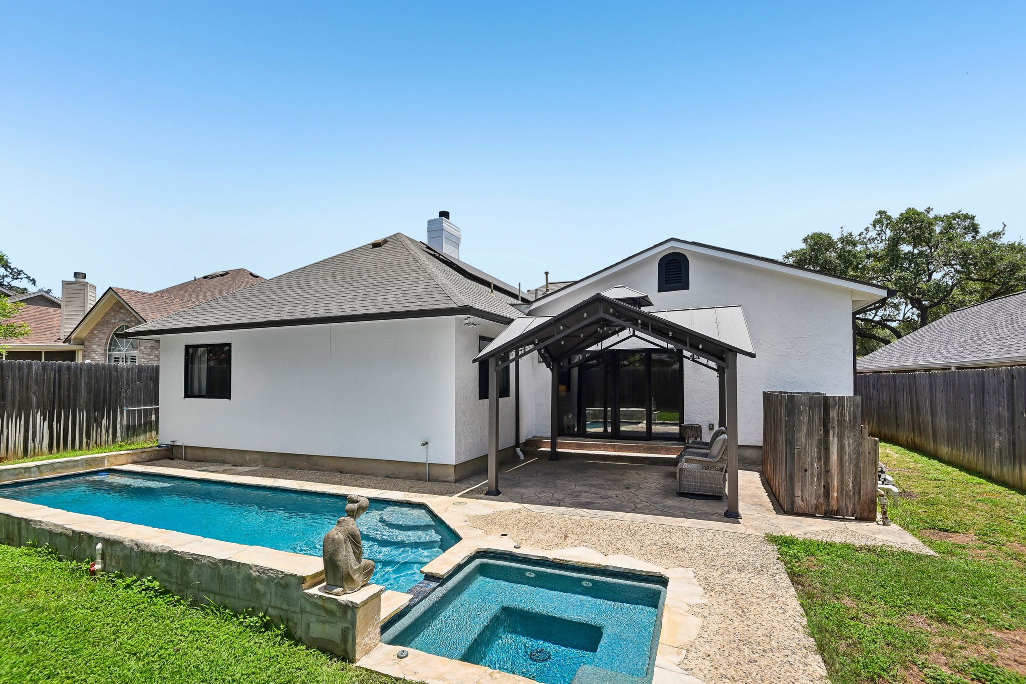 Silverhollow-S1706-064.jpg