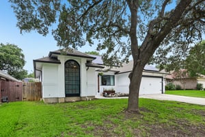 Silverhollow-S1706-003.jpg