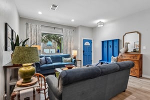 Silverhollow-S1706-007.jpg