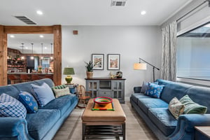 Silverhollow-S1706-009.jpg