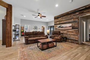 Silverhollow-S1706-011.jpg