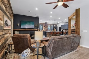 Silverhollow-S1706-013.jpg
