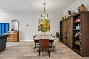 Silverhollow-S1706-022.jpg