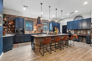 Silverhollow-S1706-027.jpg