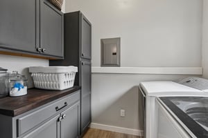 Silverhollow-S1706-043.jpg