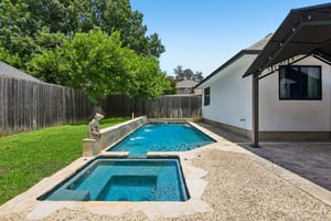 Silverhollow-S1706-062.jpg