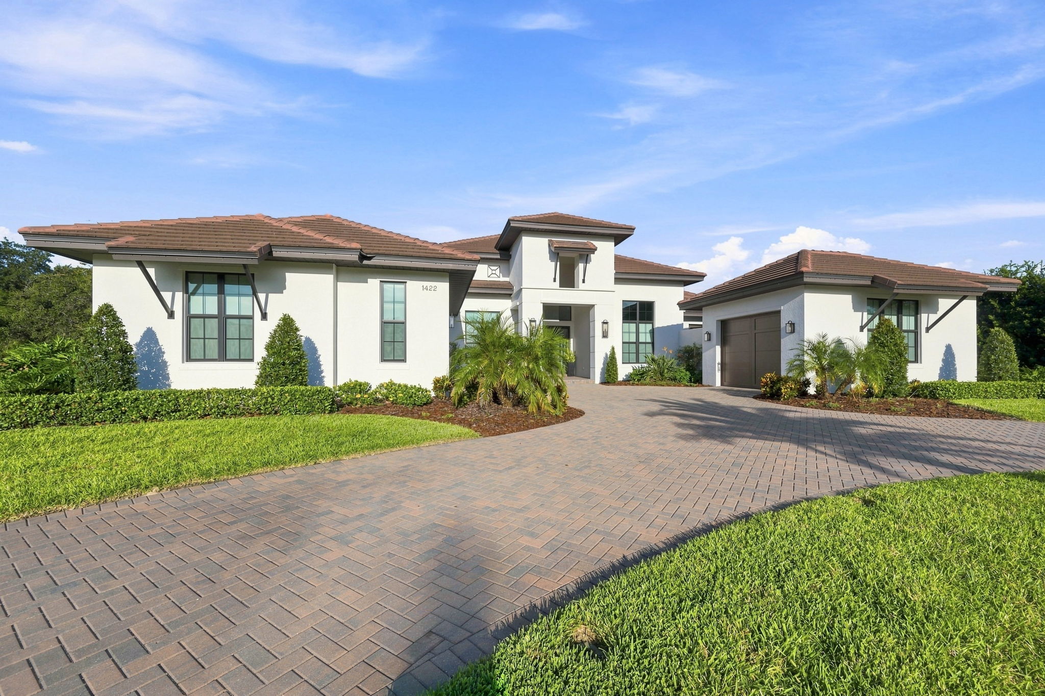 Front Exterior4