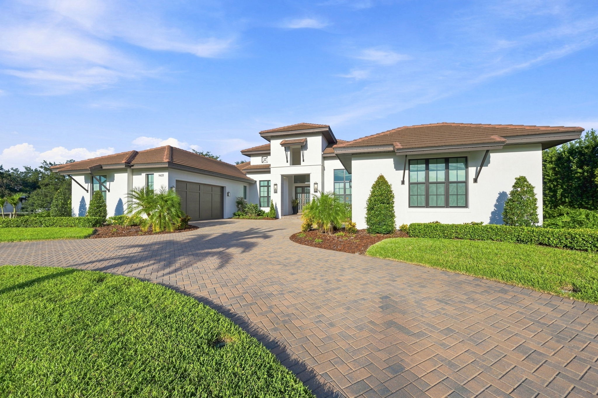 Front Exterior8