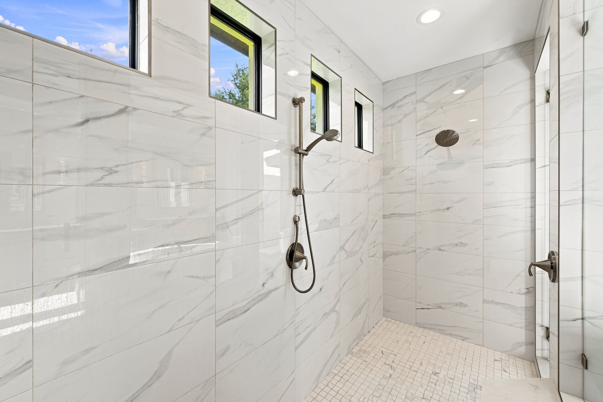 Primary Bathroom1b