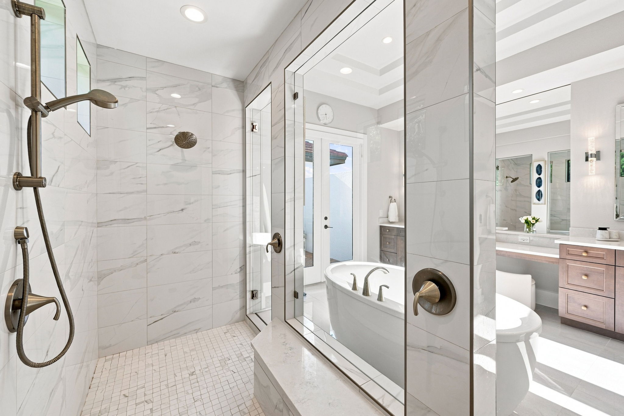Primary Bathroom1c