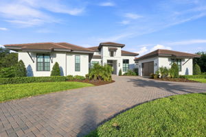 Front Exterior4