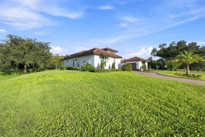 Front Exterior6