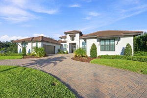 Front Exterior8