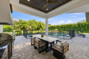 Outdoor Grilling Area3